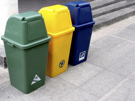 Inspection of commercial waste containers